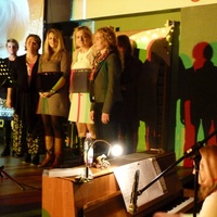 "Let there be peace on earth" (Lehrerinnen-Chor)